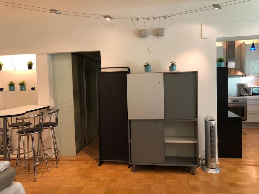Stylish Spacious Near Centre By The Sea Helsinki